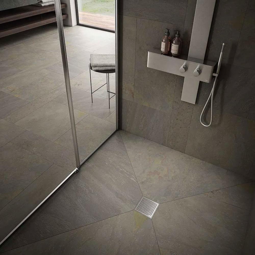 Lagos Mira Line Drain 5 3/4 X 5 3/4 CROMO