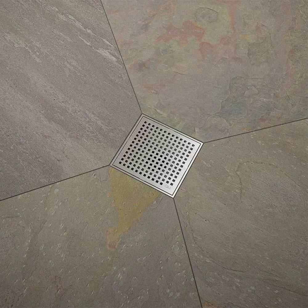 Lagos Mira Line Drain 5 3/4 X 5 3/4 CROMO